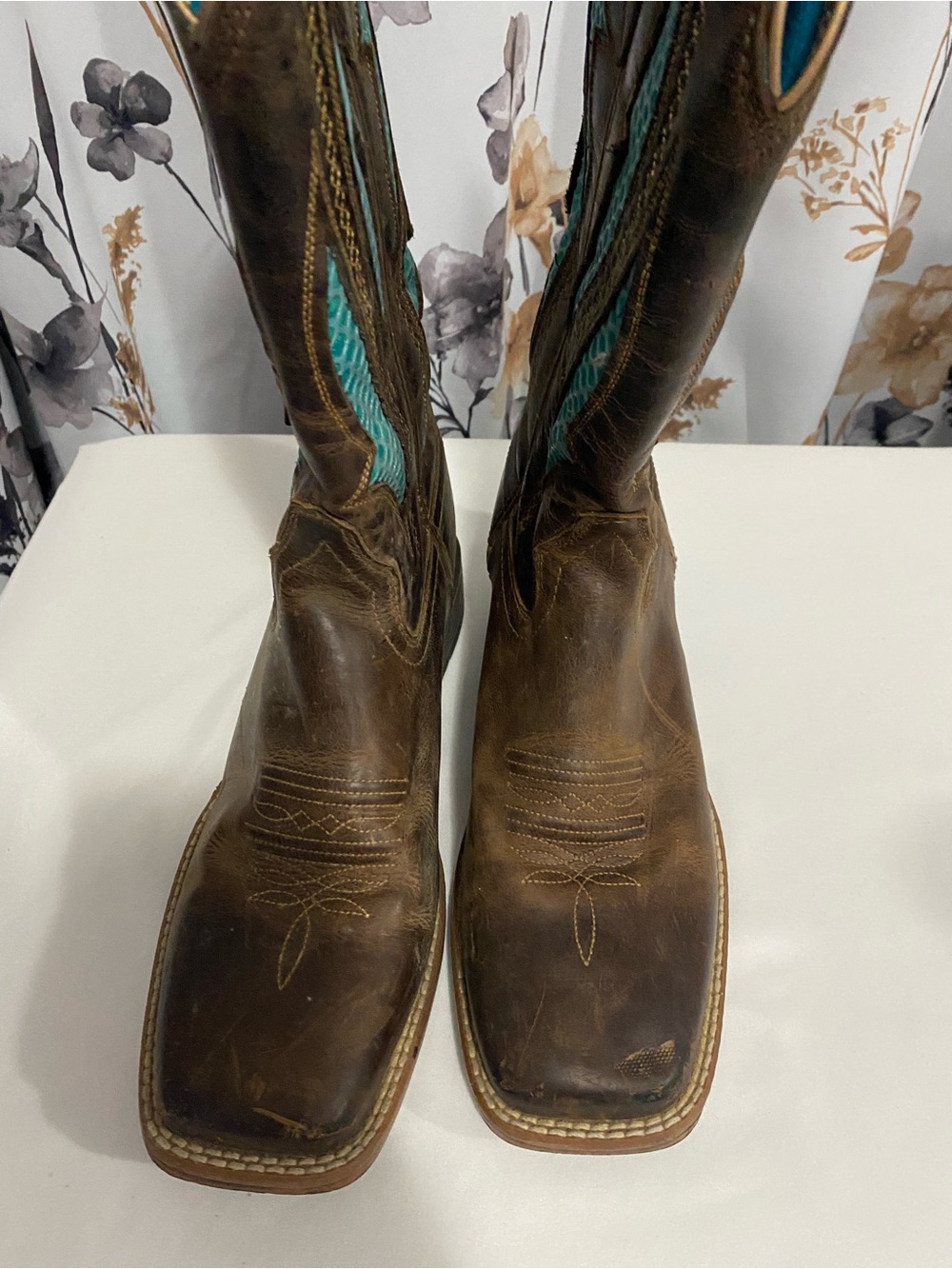 Women’s Ariat Brown Square Toe Leather Boots Size 9B Pre Owned